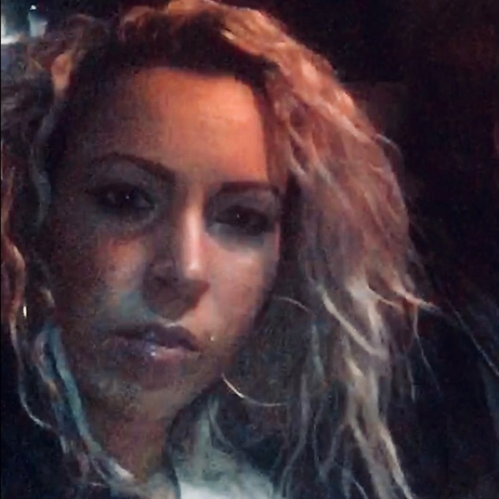 Meet your Posher, Cortney